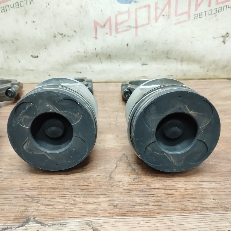 Поршень с шатуном NP 300 2010 D22