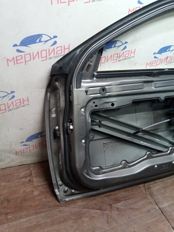 Дверь передняя правая XC70 2008