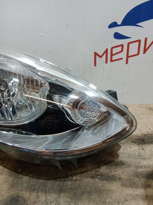 Фара правая NISSAN MICRA K13K