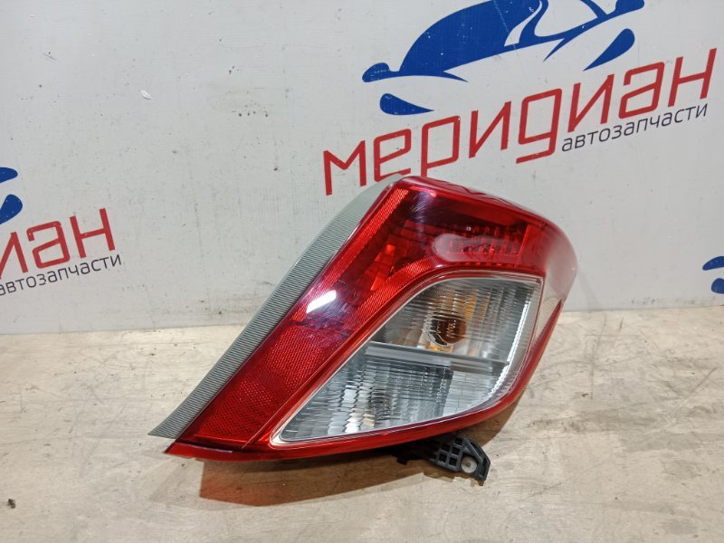 Фонарь задний правый TOYOTA YARIS 2013 XP130 815510D370 Б/У