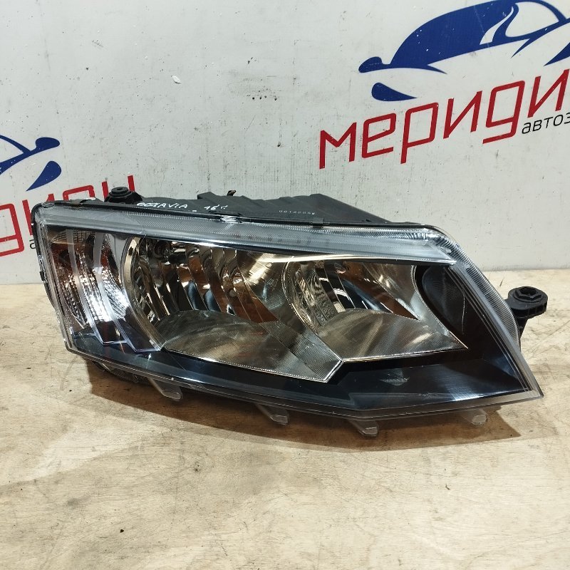 Фара правая SKODA OCTAVIA 2015 A7 5E2941018 Б/У