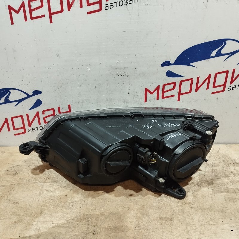Фара правая OCTAVIA 2015 A7