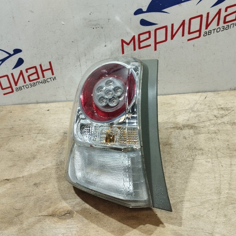 Фонарь задний левый TOYOTA VERSO