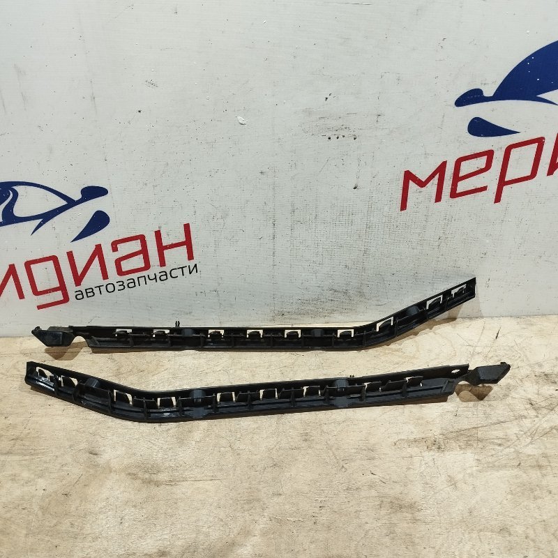 Направляющая заднего бампера MERCEDES-BENZ C-CLASS 2009 W204 2048800730 Б/У
