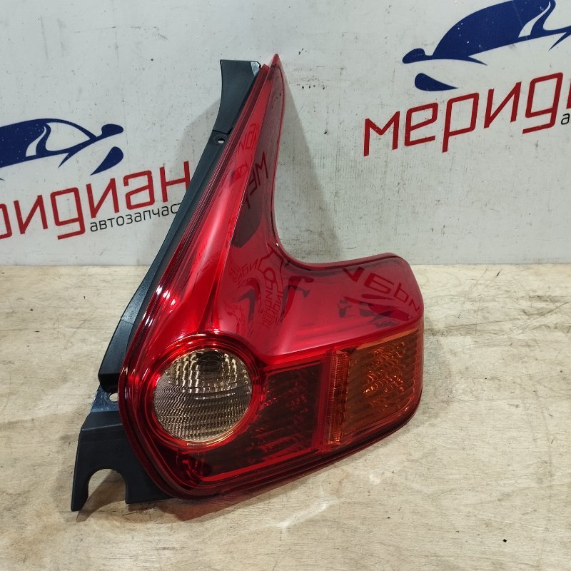 Фонарь задний правый NISSAN JUKE 2010 F15 265501KA0A Б/У