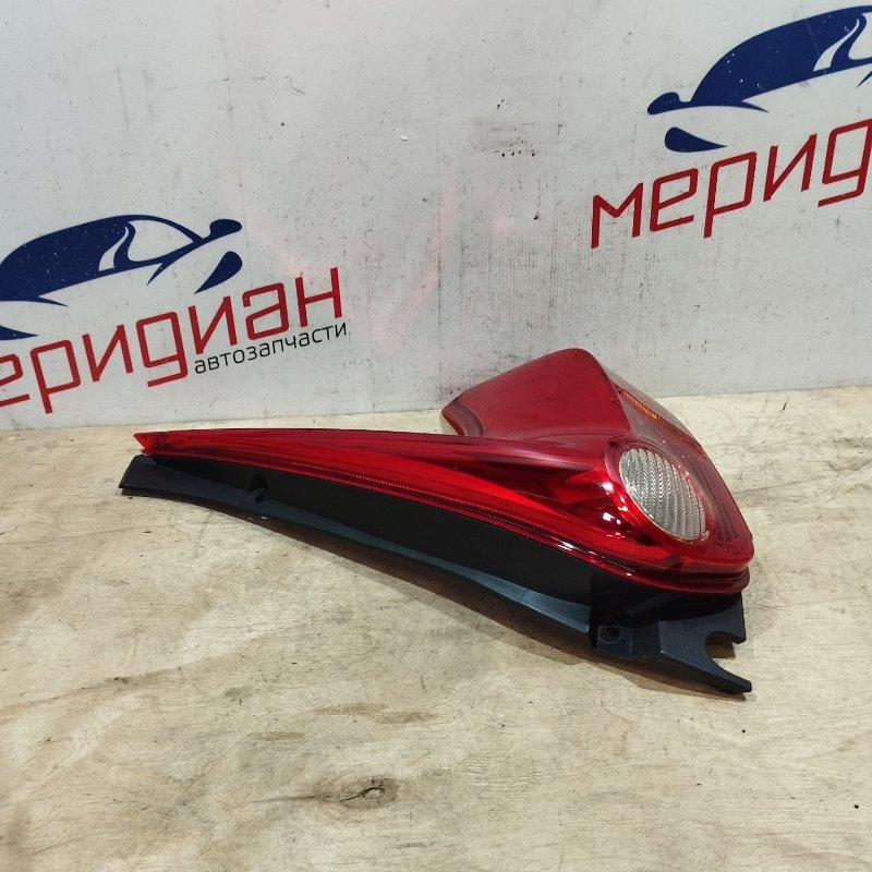 Фонарь задний правый NISSAN JUKE F15
