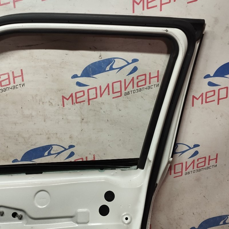 Дверь передняя правая JUKE 2013 F15
