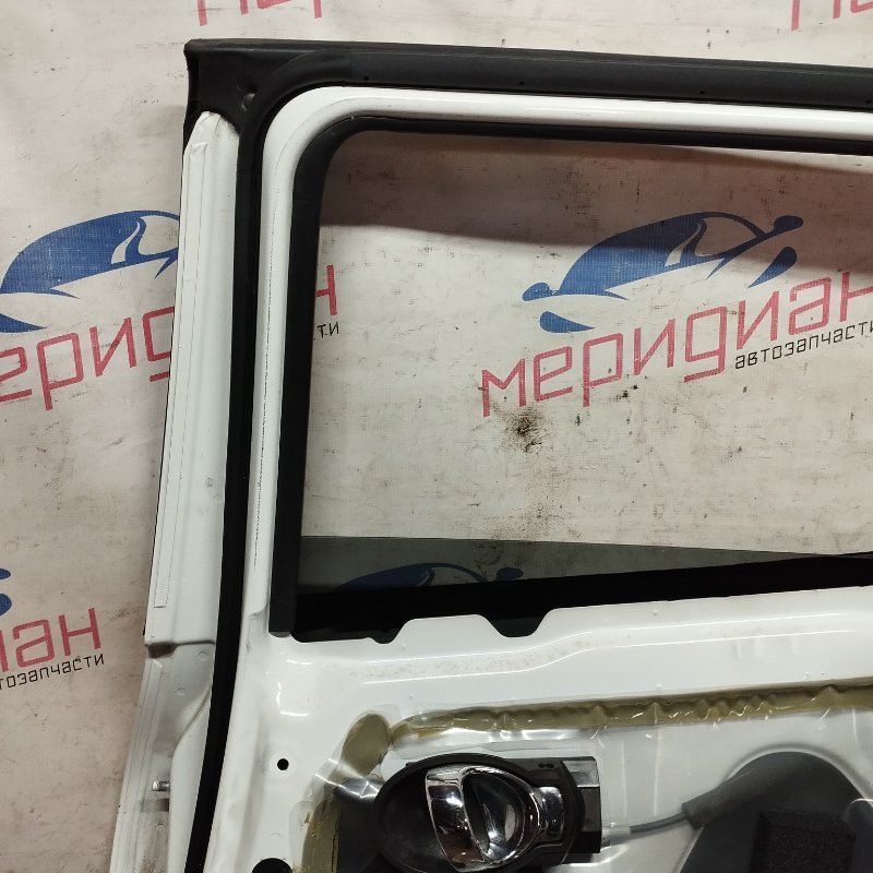Дверь задняя правая JUKE 2013 F15