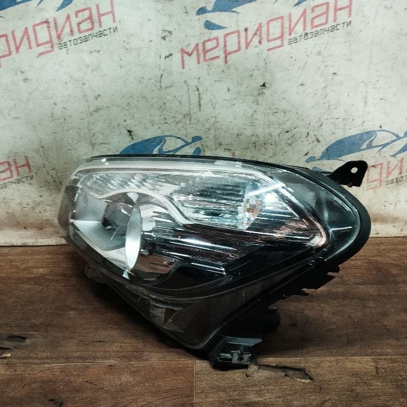 Фара левая NISSAN QASHQAI J10