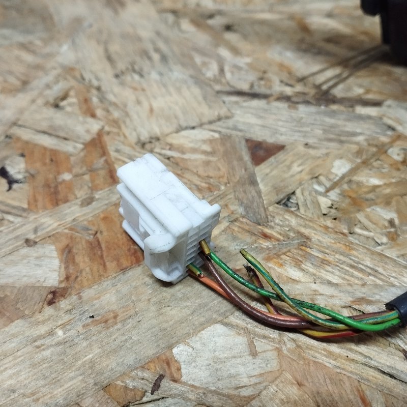 Зеркало левое электрическое JUKE 2015 F15