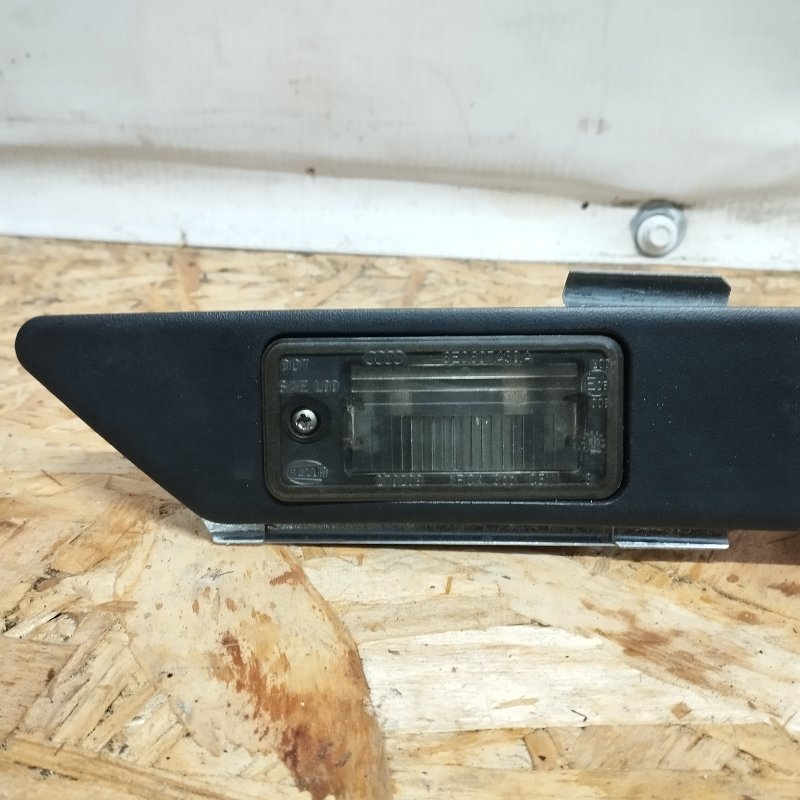 Накладка двери багажника A4 2006 B7