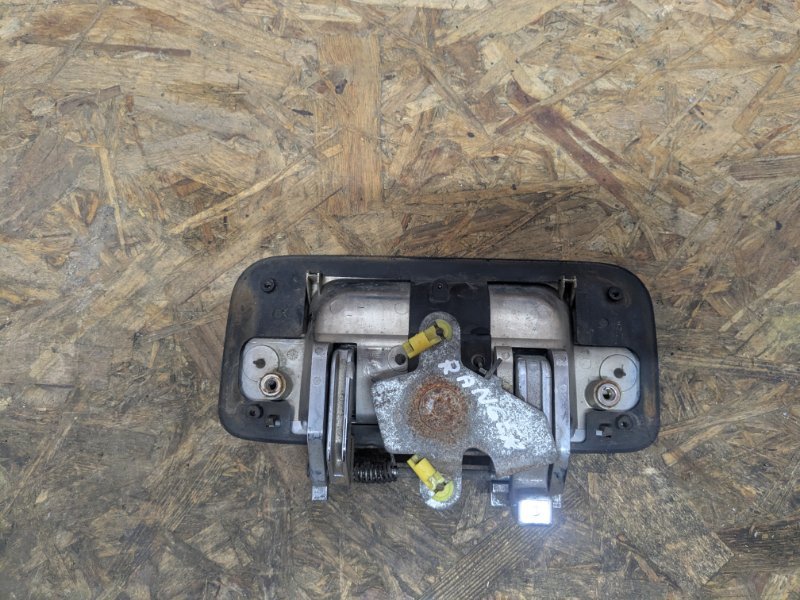 Ручка открывания багажника BT50 2011 I 2.5 Ручка открывания багажника BT50 2011 I 2.5
