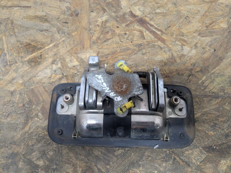 Ручка открывания багажника BT50 2011 I 2.5 Ручка открывания багажника BT50 2011 I 2.5