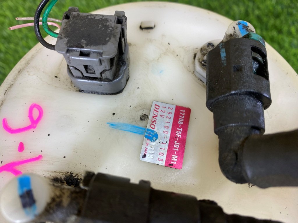Топливный насос HONDA VEZEL RU4 L15B LEB Топливный насос HONDA VEZEL RU4 L15B LEB