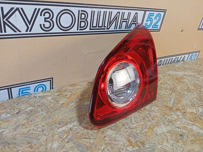 Фонарь в крышку багажника правый Qashqai 1 J10 2006-2010 до рест Фонарь в крышку багажника правый Qashqai 1 J10 2006-2010 до рест