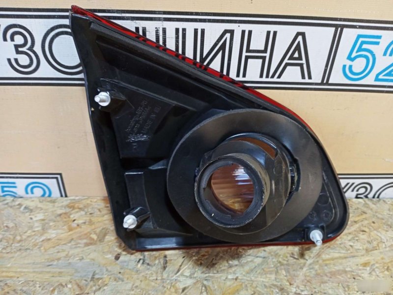 Фонарь в крышку багажника правый Qashqai 1 J10 2006-2010 до рест Фонарь в крышку багажника правый Qashqai 1 J10 2006-2010 до рест