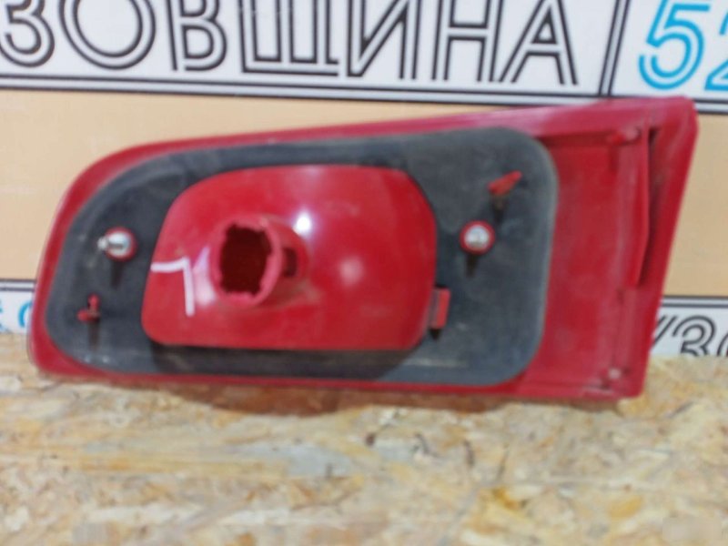 Фонарь внутренний левый 2 DY3W 2002