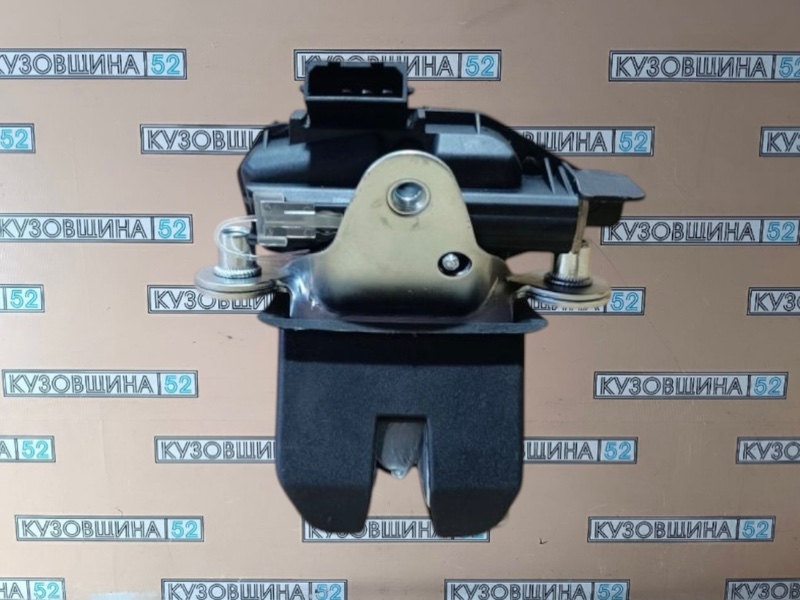 Замок багажника задний Skoda Fabia 2 2006-2014 5J0827501D новая
