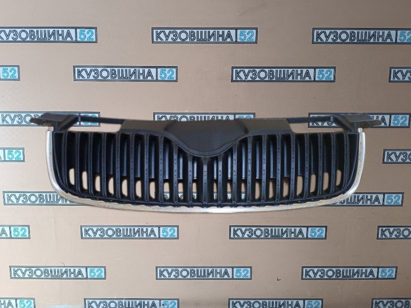 Решетка радиатора Skoda Fabia 2 2007-2010 до рест 5J0853668A9B9 новая
