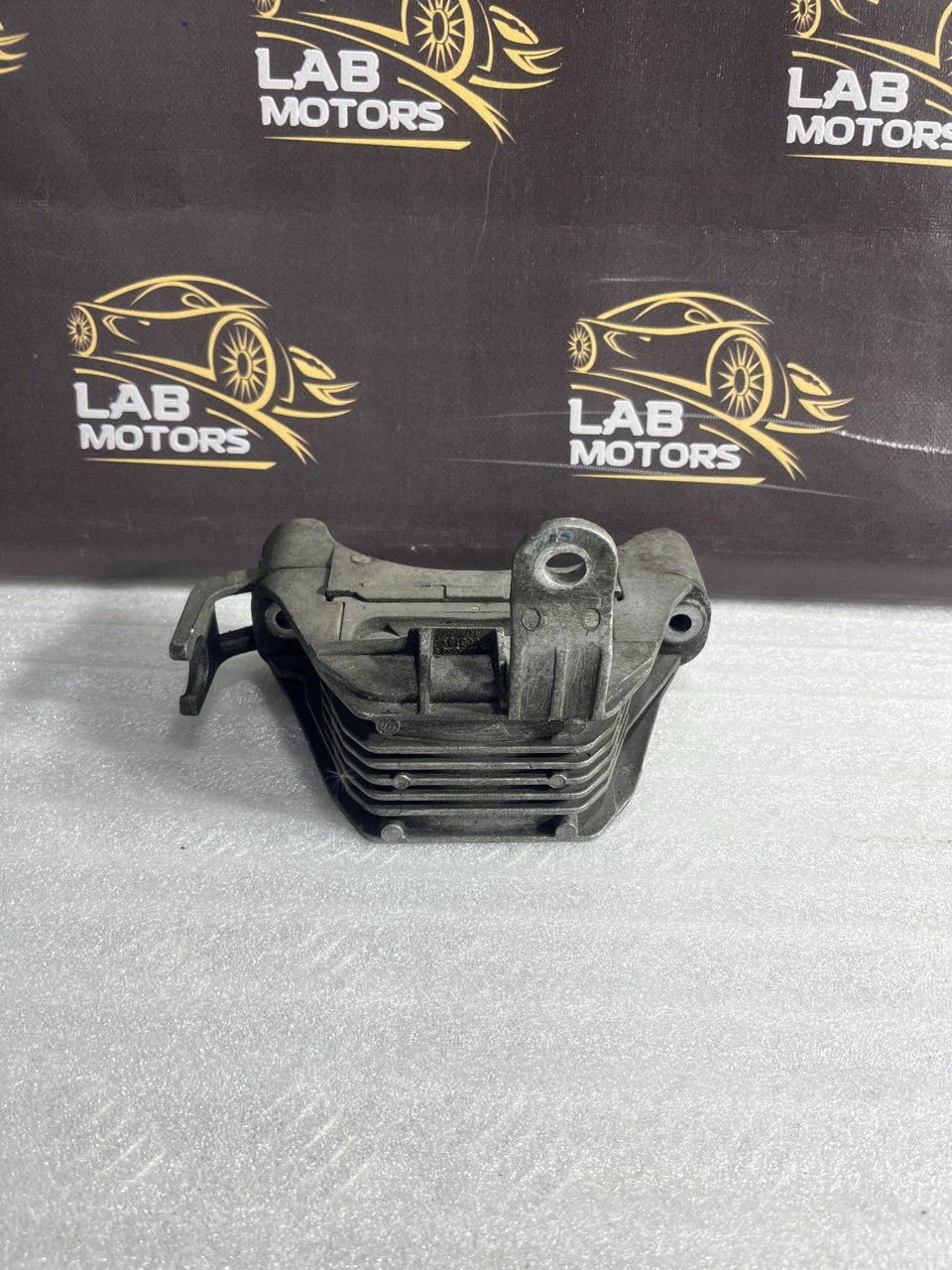 Подушка двигателя правая Chevrolet Cruze J305 F18D4 Подушка двигателя правая Chevrolet Cruze J305 F18D4