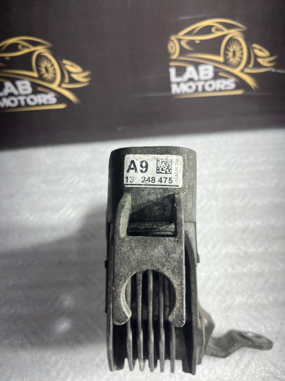 Подушка двигателя правая Cruze 2011 J305 F18D4 Подушка двигателя правая Cruze 2011 J305 F18D4