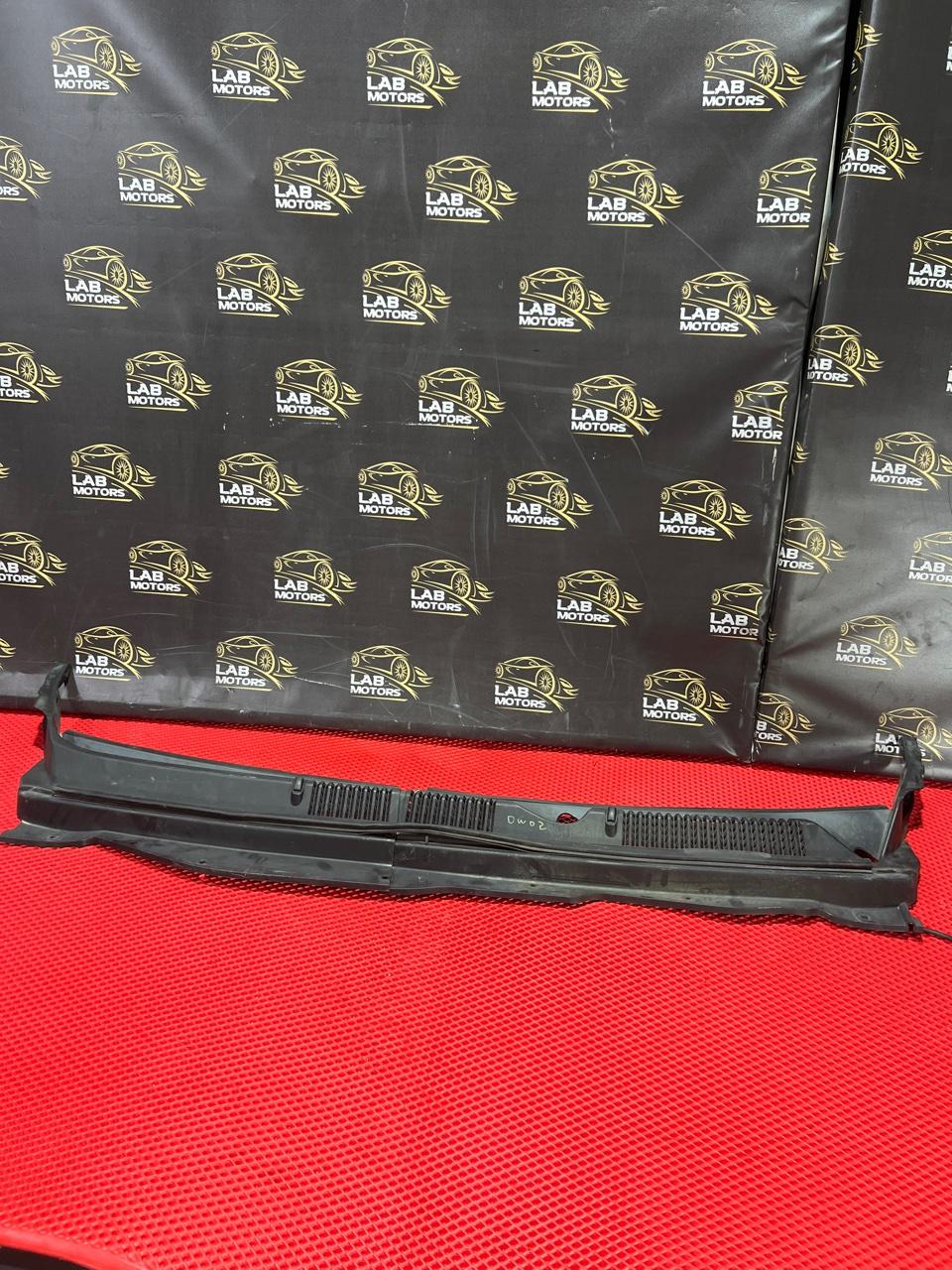 Запчасть решетка под лобовое стекло Daewoo Winstorm 2007 C100 Z20S Б/У Решетка под лобовое стекло Daewoo Winstorm 2007 C100 Z20S Б/У