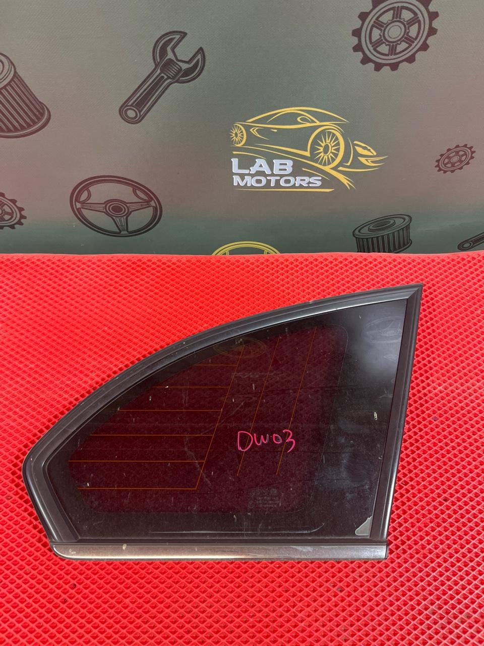 Запчасть стекло собачника заднее правое Daewoo Winstorm 2007 C100 Z20S 96622513 Б/У Стекло собачника заднее правое Daewoo Winstorm 2007 C100 Z20S 96622513 Б/У