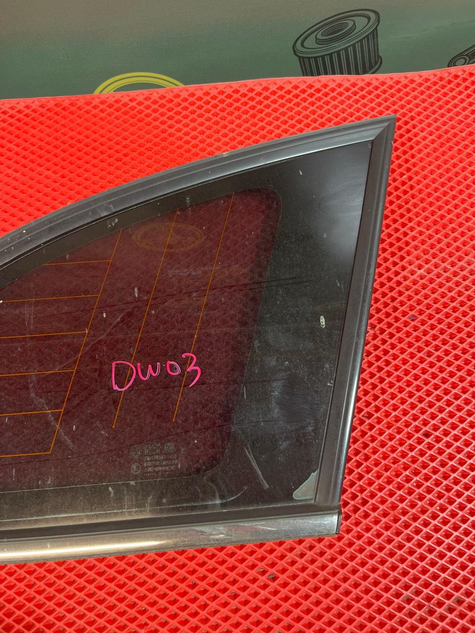 Стекло собачника заднее правое Daewoo Winstorm C100 Z20S Стекло собачника заднее правое Daewoo Winstorm C100 Z20S
