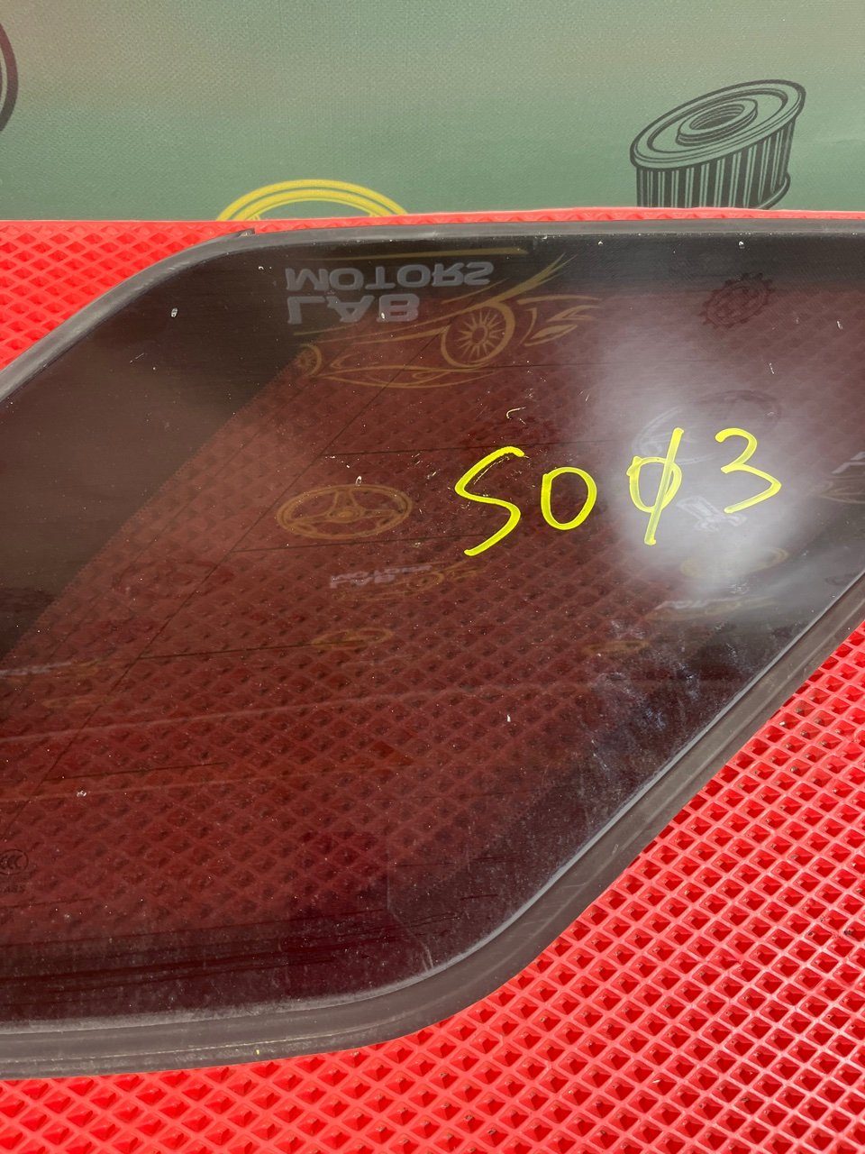 Стекло форточка Kia Sorento BL D4CB