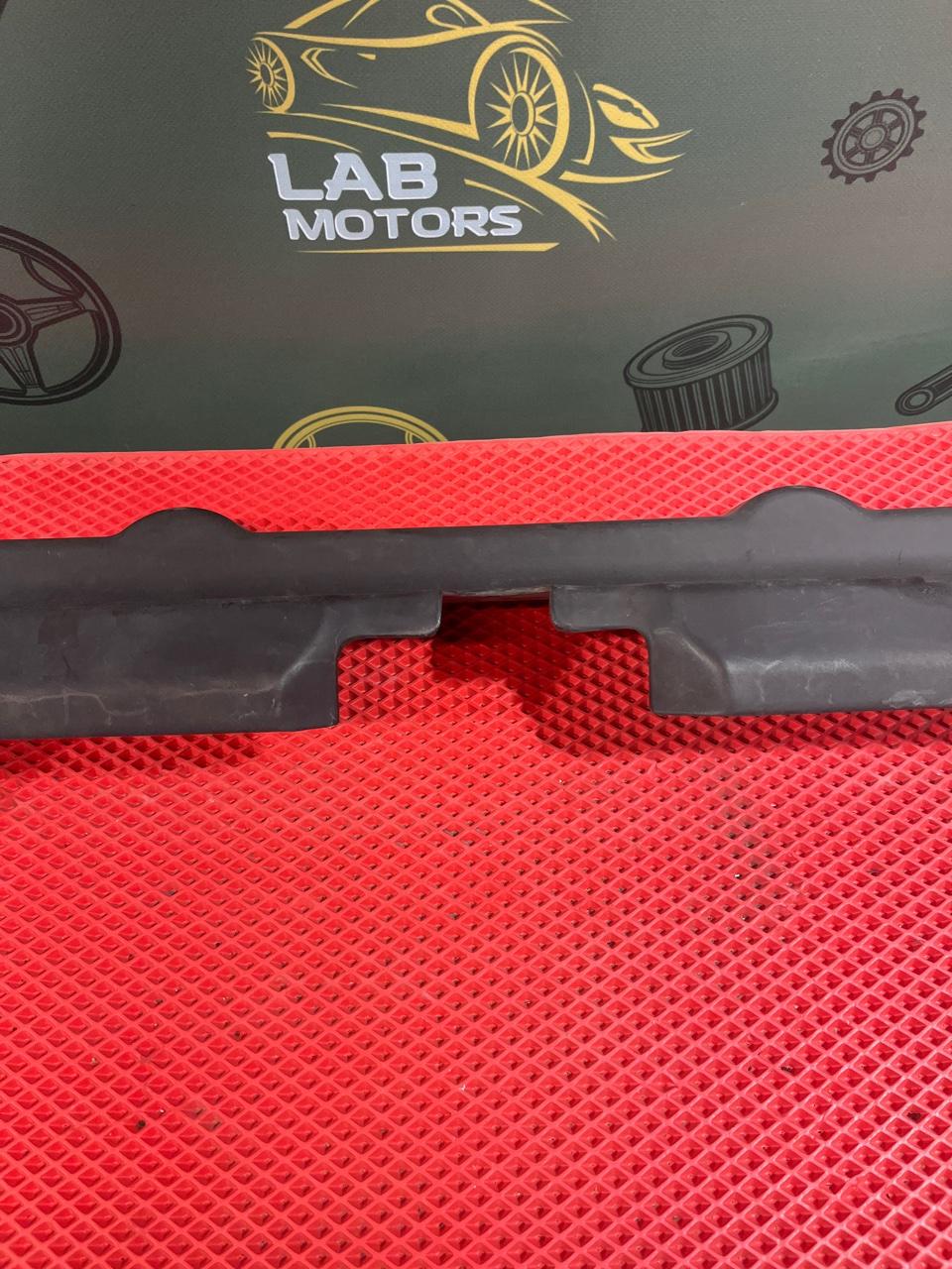 Накладка замка капота Kia Sorento BL D4CB
