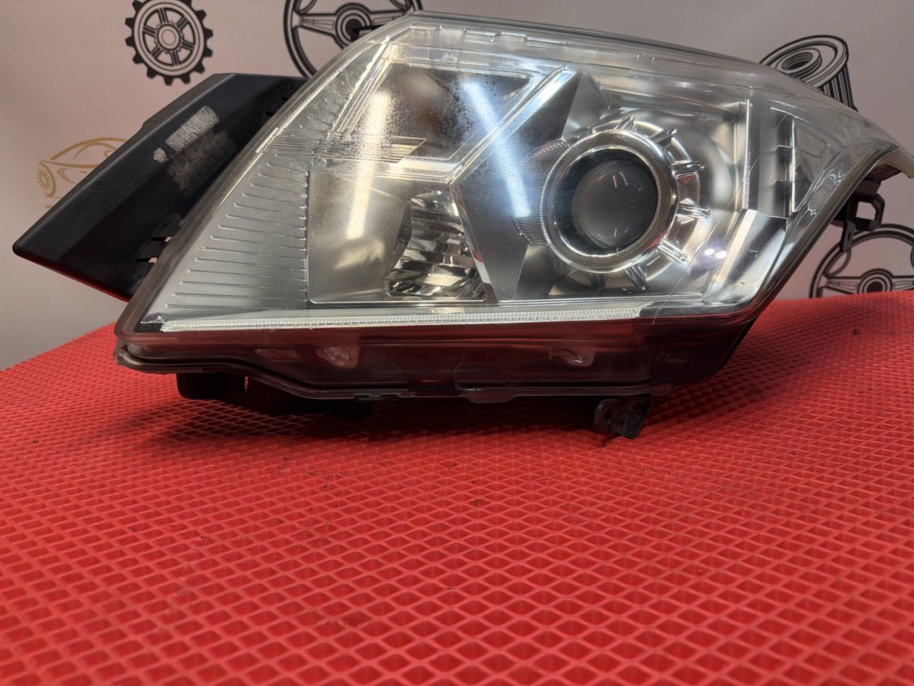 Фара передняя правая SRX4 2009