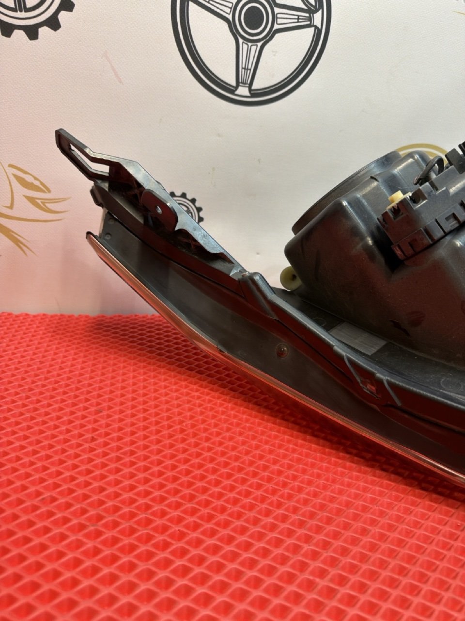 Фара передняя правая SRX4 2009