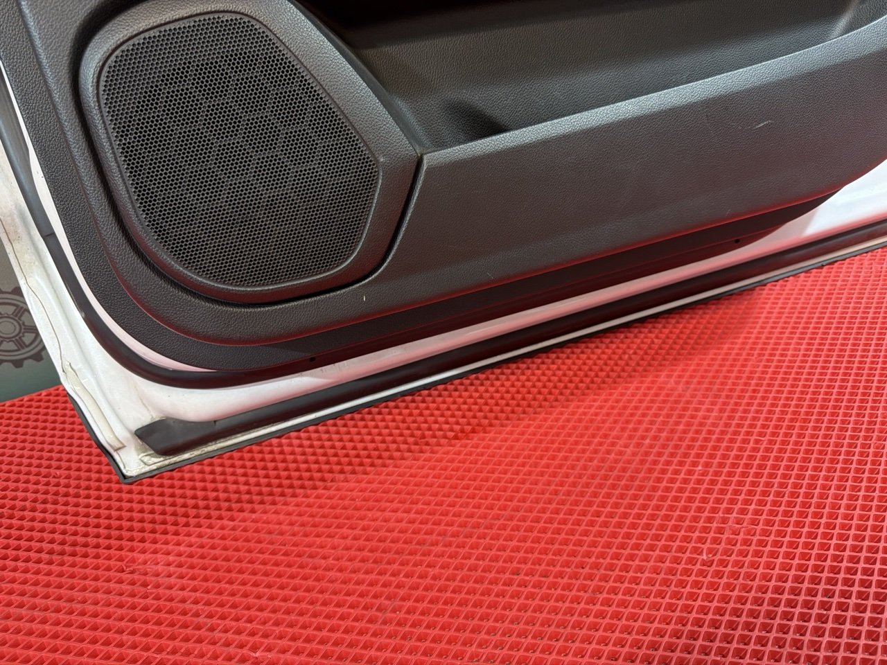 Дверь боковая передняя правая SRX4 2009 Дверь боковая передняя правая SRX4 2009