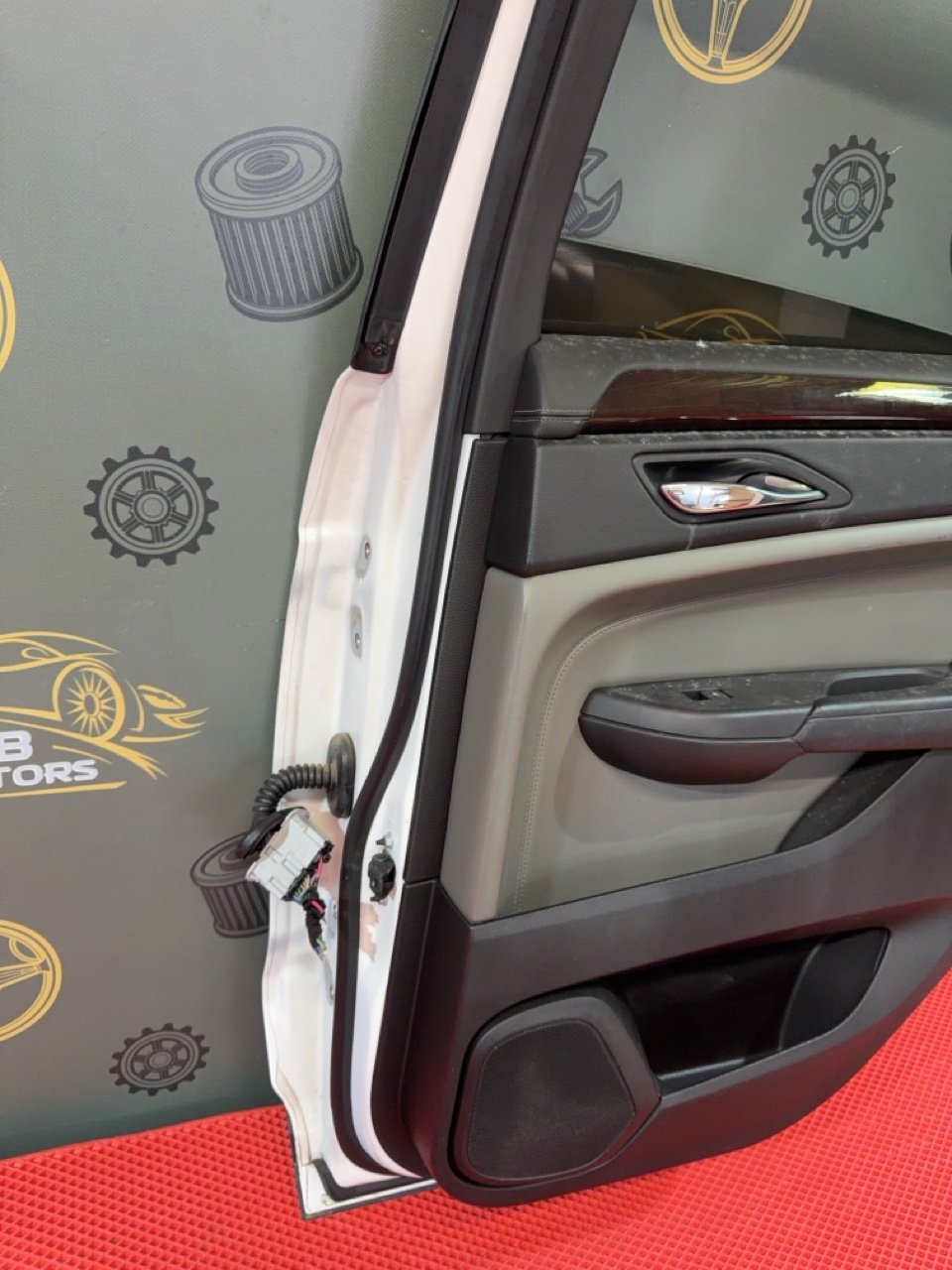 Дверь боковая задняя правая SRX4 2009 Дверь боковая задняя правая SRX4 2009
