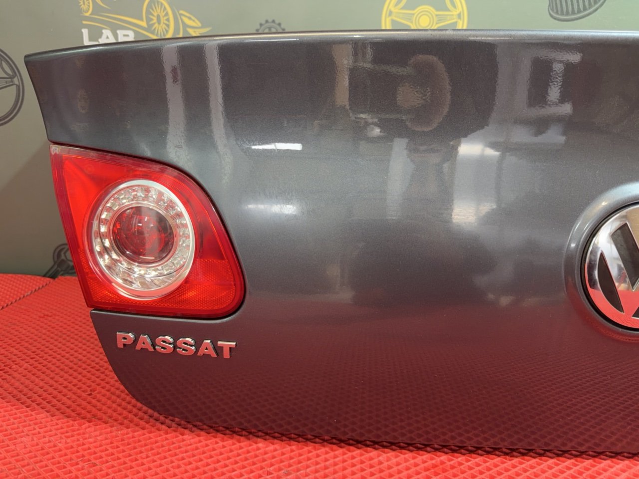 Дверь багажника Passat 2008 B6 Дверь багажника Passat 2008 B6