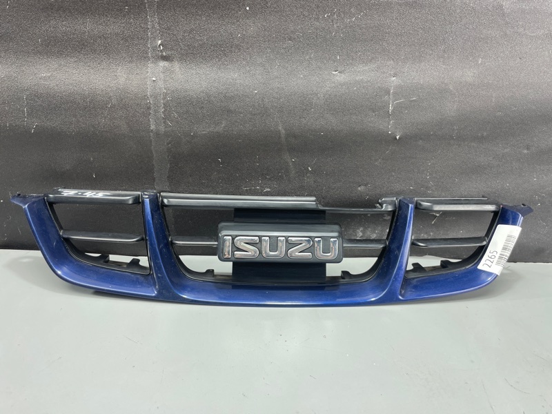 Решетка радиатора передняя ISUZU ASKA CJ2 F18B контрактная
