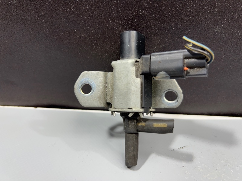 Запчасть клапан вакуумный MAZDA ATENZA GG3P L3 L80118741 контрактная КЛАПАН ВАКУУМНЫЙ MAZDA ATENZA GG3P L3 L80118741 контрактная