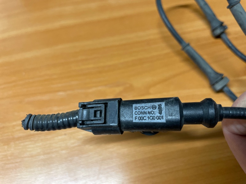Датчик ABS передний FUGA Y50 VQ25DE