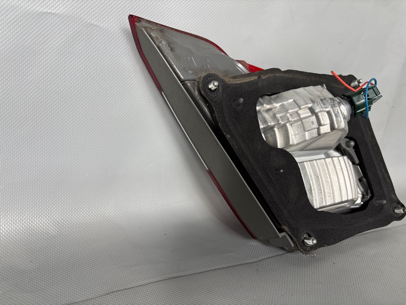 Стоп-вставка задняя правая FUGA Y51 VQ25HR