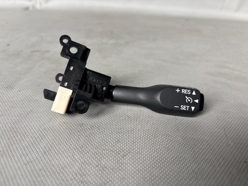Ручка круиз контроля TOYOTA PRIUS ZVW30 2ZRFXE 84632-34011 контрактная