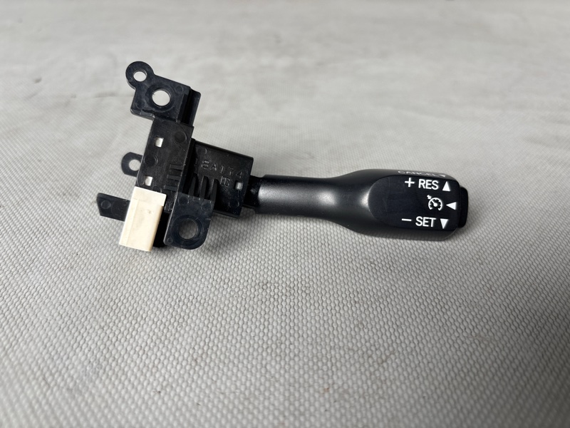 Ручка круиз контроля TOYOTA PRIUS ZVW30 2ZRFXE 84632-34011 контрактная