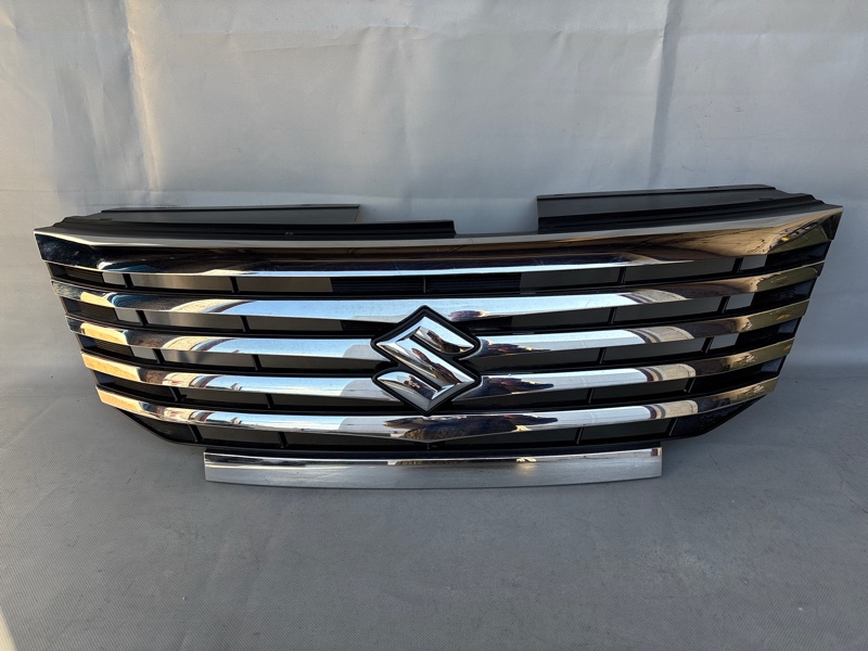 Решетка радиатора SUZUKI LANDY SC26 MR20 623101YU0A контрактная