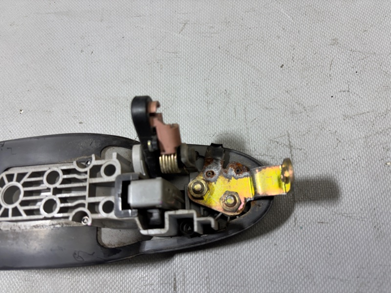 Ручка двери задняя левая MPV LW3W L3