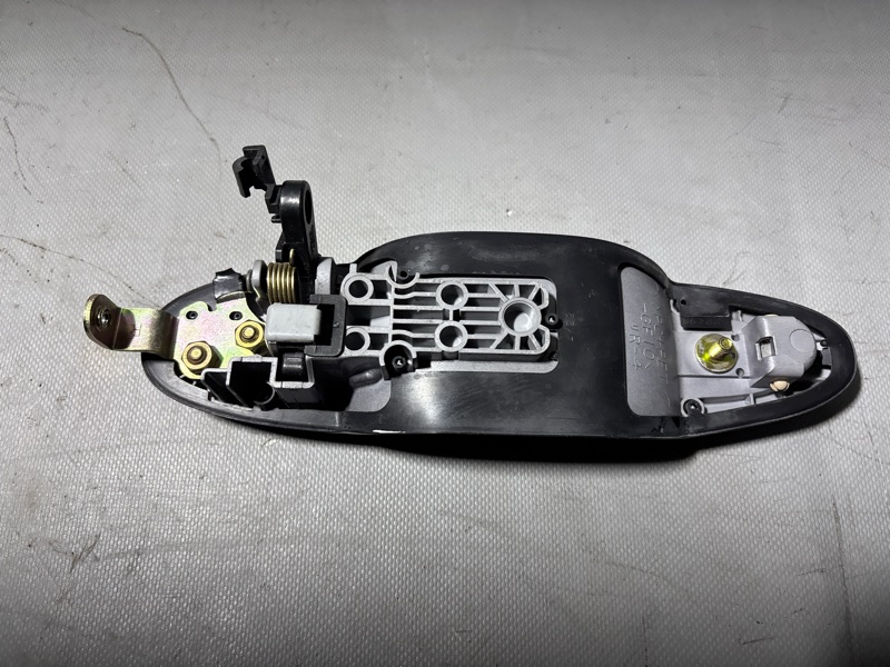 Ручка двери задняя правая MPV LW3W L3 Ручка двери задняя правая MPV LW3W L3