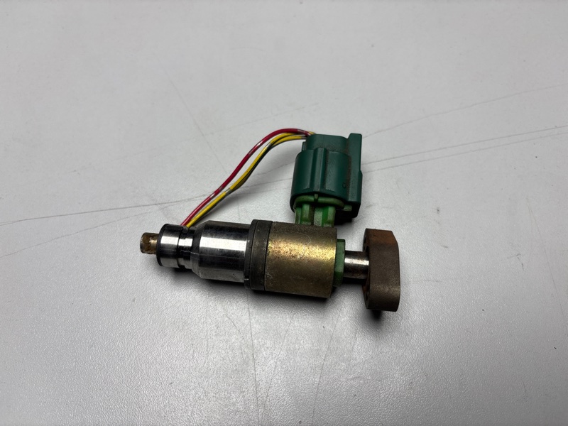 Форсунка топливная левая CEDRIC Y34 VQ25DD