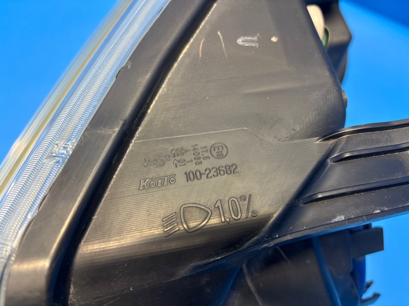 Фара передняя правая SERENA C26 MR20 Фара передняя правая SERENA C26 MR20