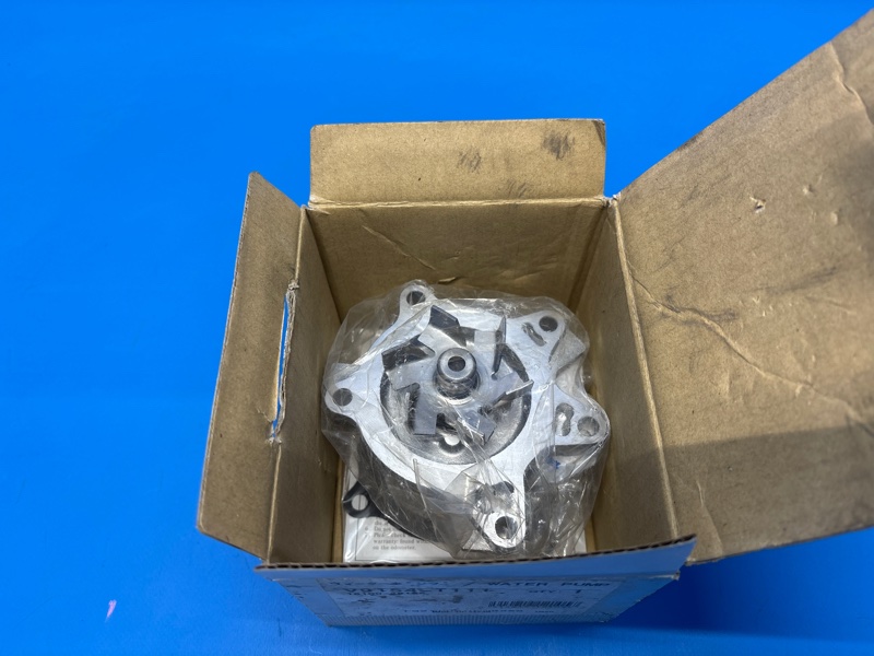 Помпа TOYOTA IST NCP61 1NZFE