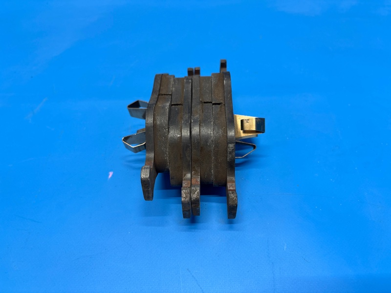 Колодки тормозные передние MAZDA AXELA BK3P L3 контрактная
