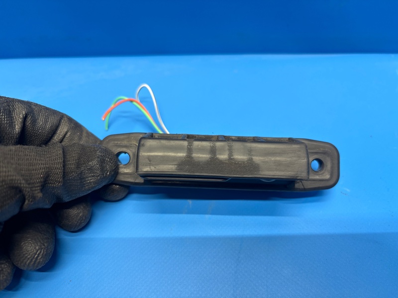 Кнопка открывания багажника TOYOTA NOAH ZRR70 3ZRFE