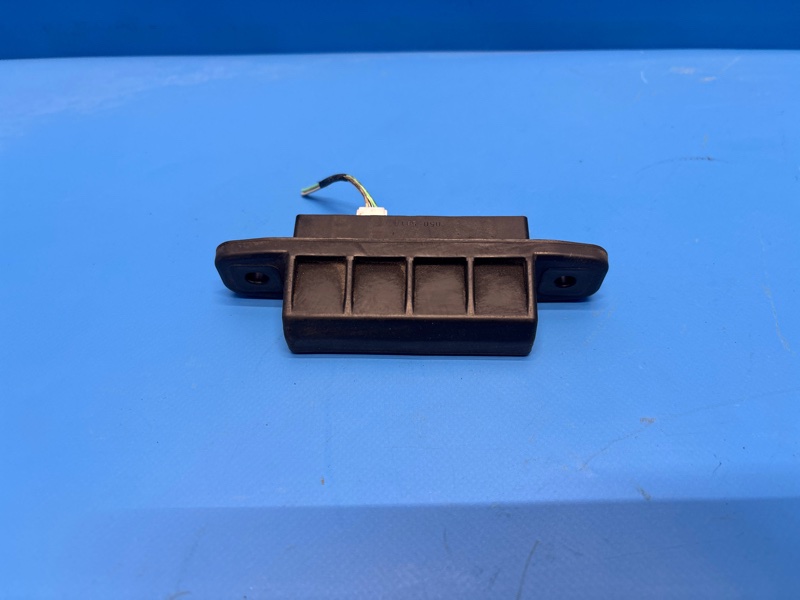 Кнопка открывания багажника PRIUS ZVW30 2ZRFXE